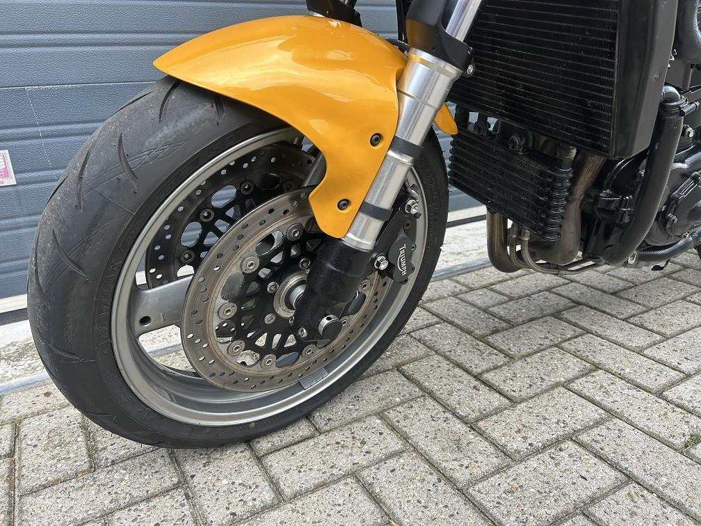 Triumph Speed Triple uit 2000 met 25 dkm, sportdemper, monocover €2350,-
