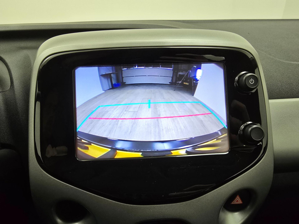 Toyota Aygo occasion met parkeercamera en weinig km | tweedehands toyota ay