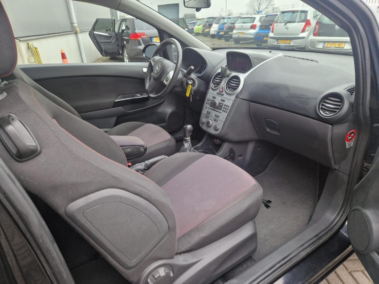 TE KOOP OPEL CORSA 1.4 16V SPORT MET TREKHAAK