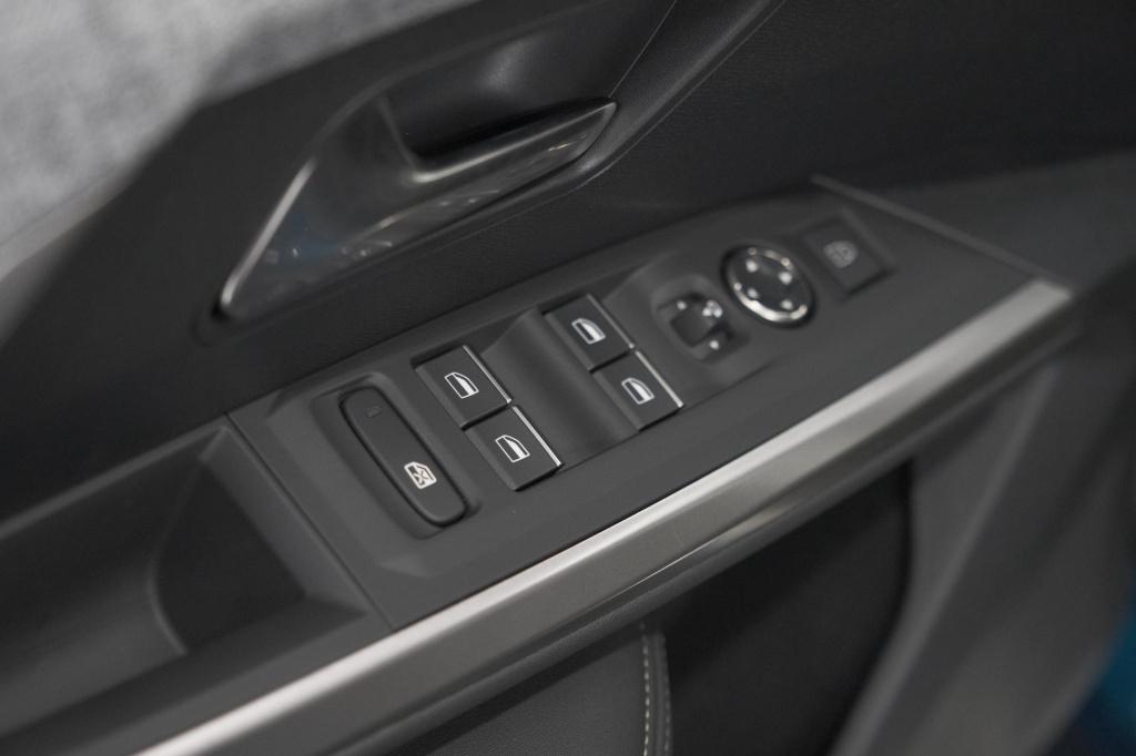 Peugeot 3008 1.2 hybrid 136 gt | elektrische kofferklep | camera | adaptiev