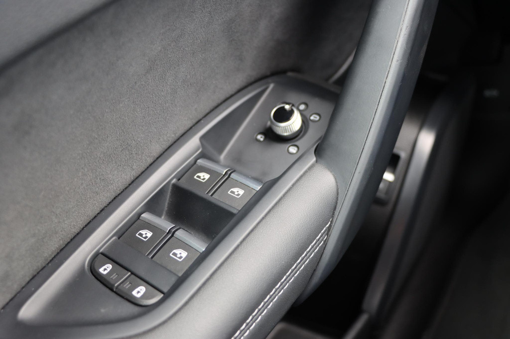 Audi Q5 55 tfsi e s edition competition 367pk s-tronic