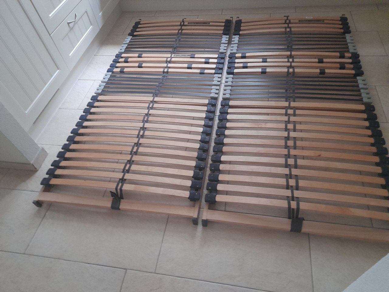 2 x lattenbodem 90 x 200 (in goede staat )