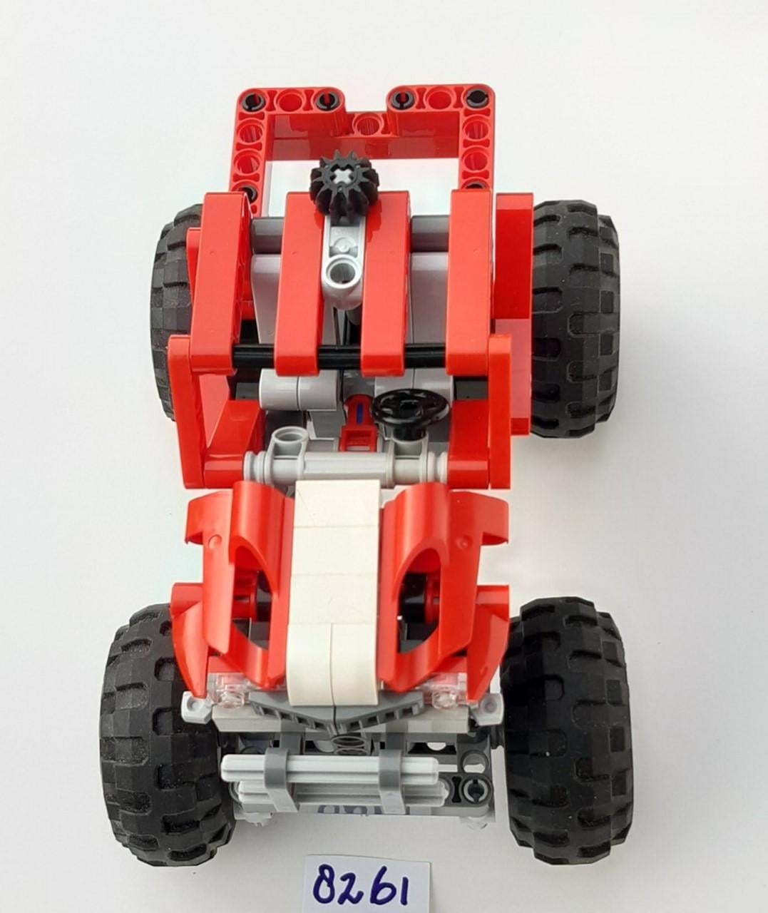 Lego Technic 8261: Rally Truck = Vrachtwagen-Truck