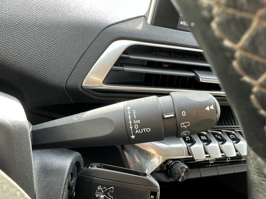 Peugeot 3008 1.2 puretech 130pk s&s blue lease executive