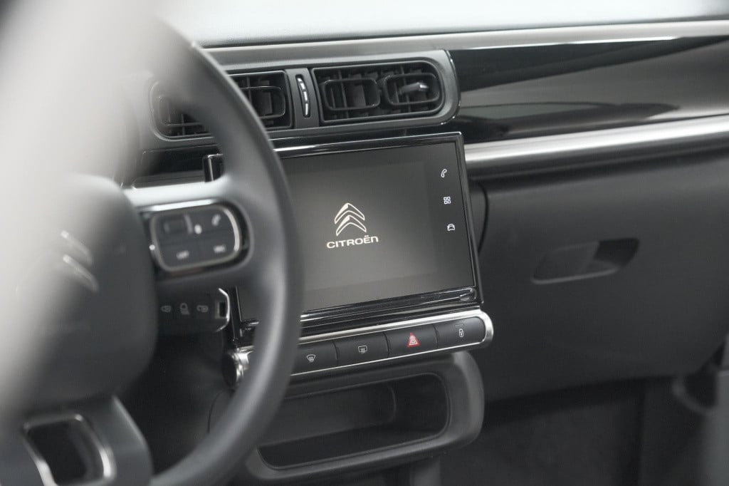 Citroen C3 puretech 82 business | parkeersensoren | apple carplay | climate
