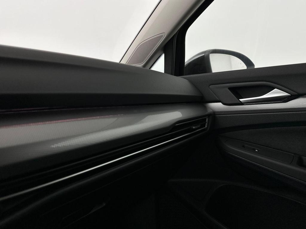 Volkswagen Golf style plug in hybride 204 pk
