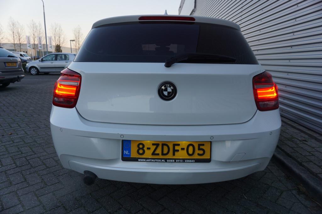 BMW 1 Serie 116i executive climate / navi / cruise / parkeersens. / elektr.