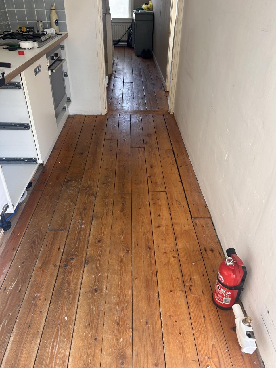 Oude houten vloer / oude grenen plankenvloer – ca. 40m²