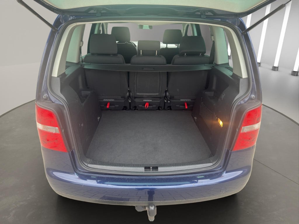 Volkswagen Touran 1.6-16v fsi highline clima cruise trekhaak
