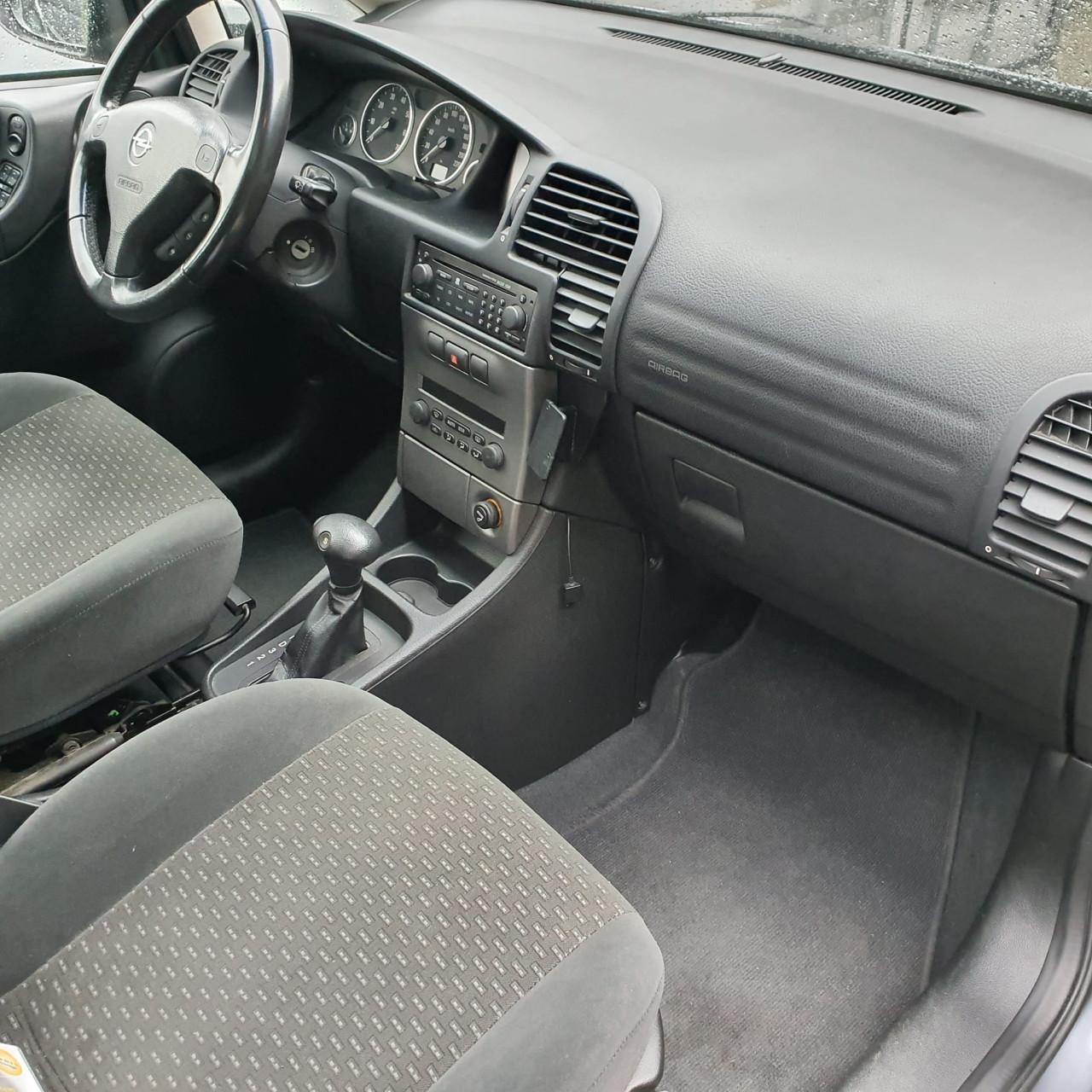 Opel Zafira 2.2 16V Elegance Automaat