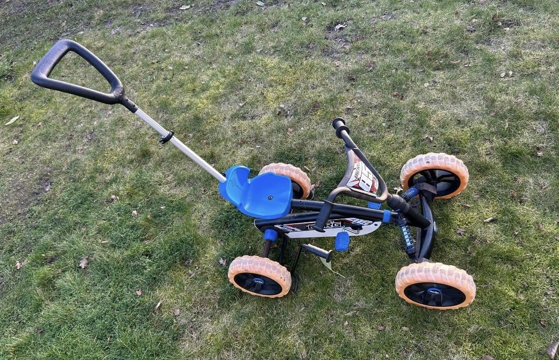 BERG Buzzy NITRO 2-in-1. Skelter met duwstang