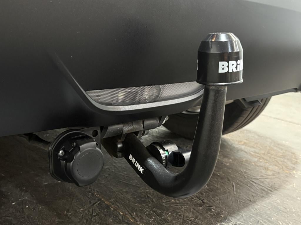 Toyota Yaris 1.5 hybrid dynamic | trekhaak |