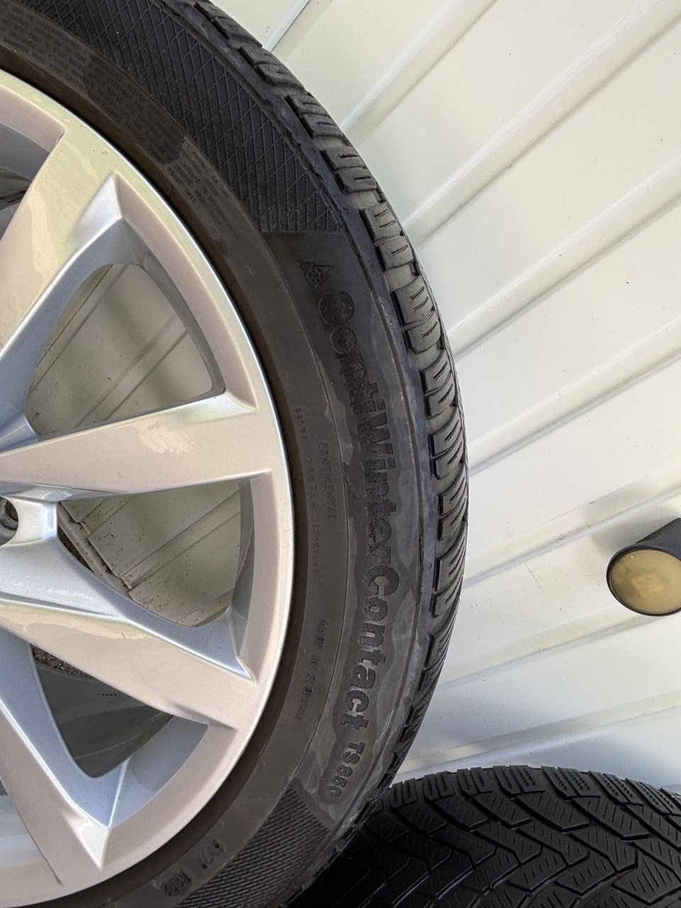 VW Golf Dijon velgen 17 inch met Continental Winter Contact banden