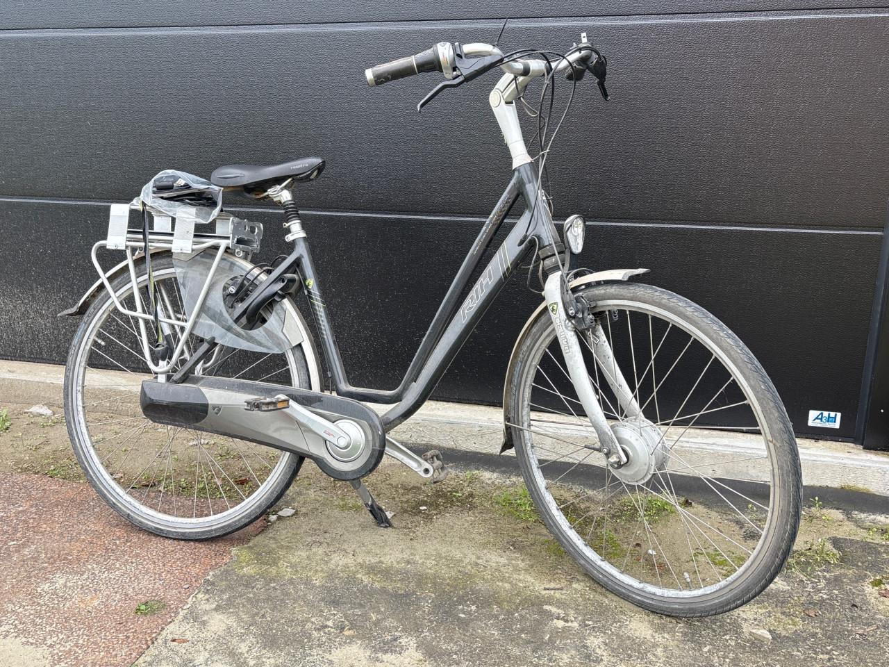 Gratis RIH dames fiets die electrisch was.