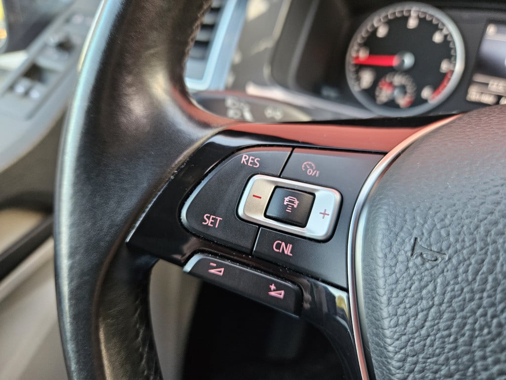 Volkswagen Transporter 2.0 tdi l2h1 dc highline | custom interior | acc