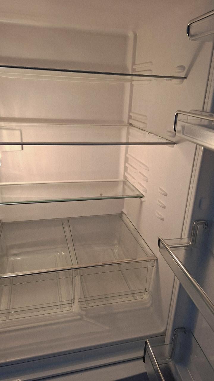 Koelkast met diepvrieskast