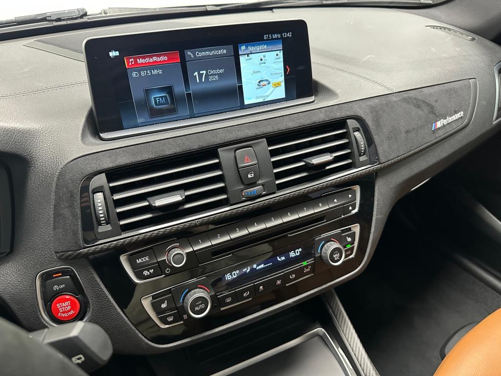 BMW 1 Serie m140i high executive | 460pk | m performance uitlaat | eibach o
