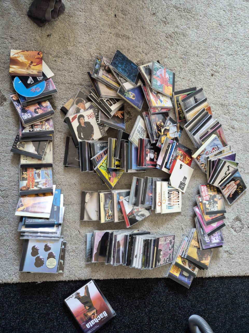 100 tal diverse cd's te koop