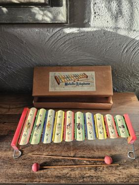 Prachtig vintage Metallic Xylofoon met Dierenafbeeldingen