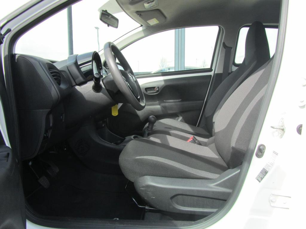 Toyota Aygo 1.0 vvt-i x-fun | 5 deurs | airco | bluetooth