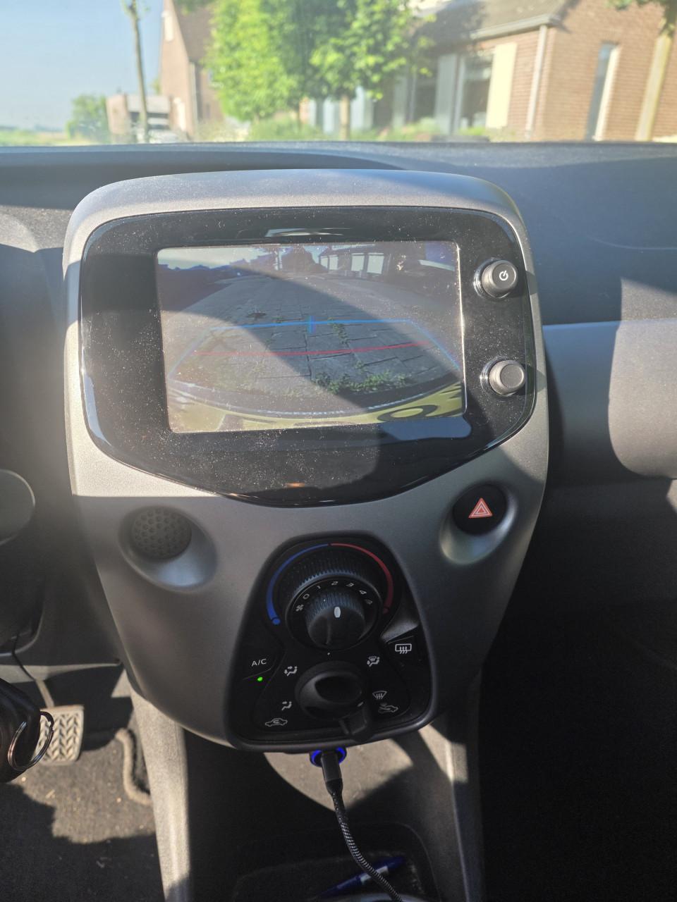Toyota Aygo 1.0 Vvt-i 72pk 5D 2019 Wit airco camera elec ramen