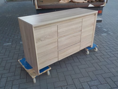 Dressoir met 3 laden  in goede staat