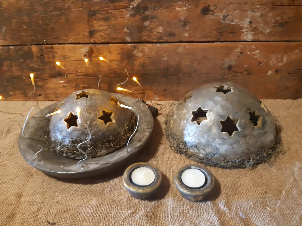 Betonnen schaal en halve bollen met lichtjes, kerstsfeer (set 11)