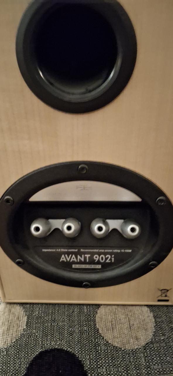 Luidspreker  boxjes Avant 902 I, 30 x 26 x 16 cm.