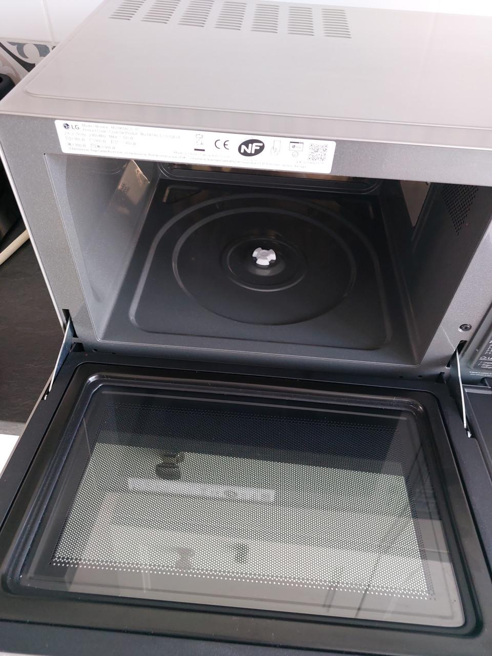 Combi oven-magnetron