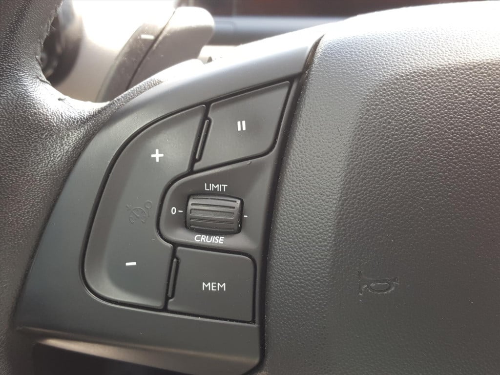 Citroen C4 Cactus vti 82pk airdream shine etg5 automaat navigatie | trekhaa