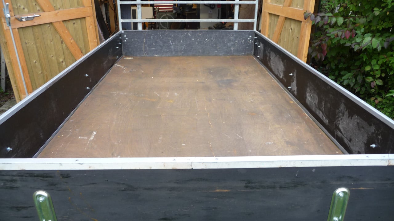 TE KOOP ongeremde aanhanger PLATEAUWAGEN tandemasser voor gewoon rijbewijs