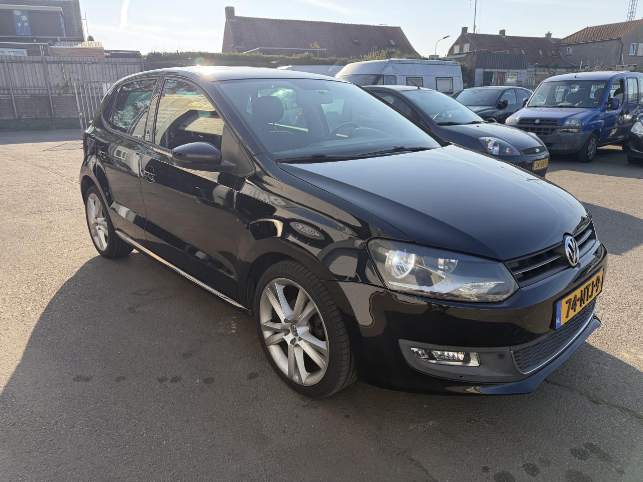 Volkswagen Polo 1.4-16v Highline 5 deurs AUTOMAAT DSG NAP ! ! !