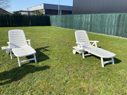 Kunststof ligbed op wielen