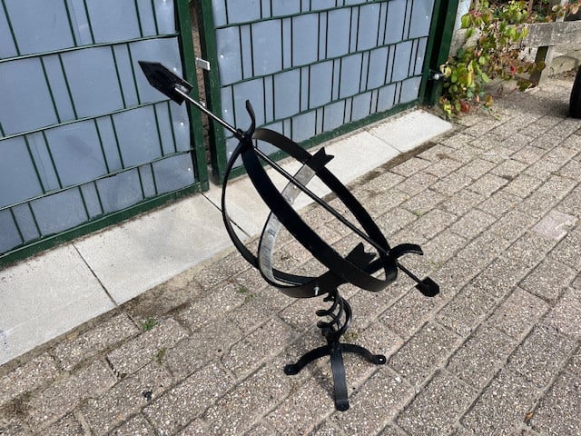 Zonnewijzer ijzer half open 38 cm