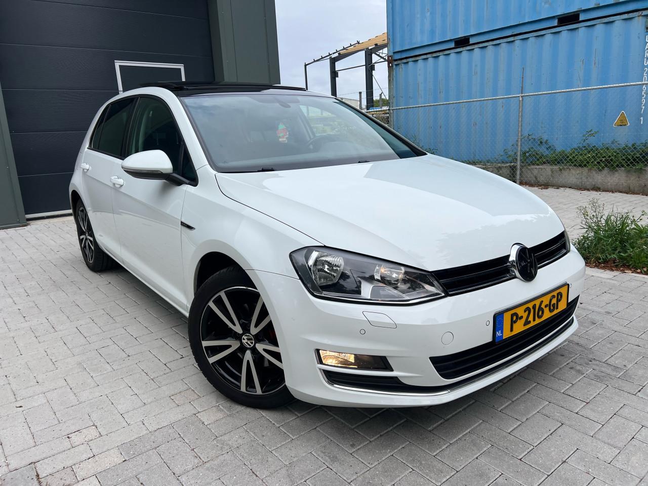 Volkswagen Golf 1.4TSI ACT Pano/PDC/Lounge