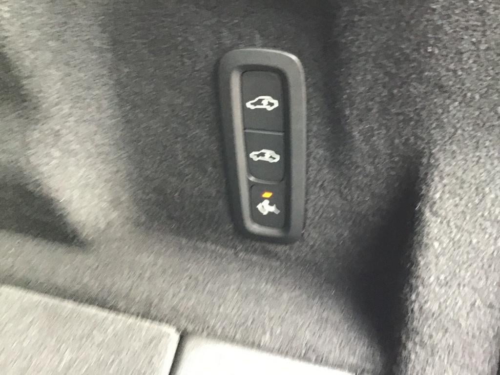 Volvo XC60 t5 254pk awd inscription| panodak| adap.criose| luchtvering| tre