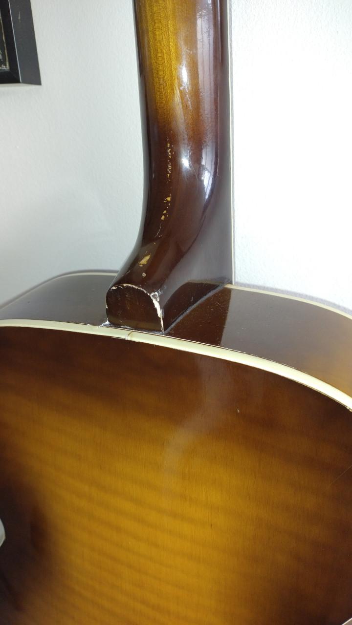 Silvertone vintage archtop ca 1964 met neck reset en Kent Armstrong pickup