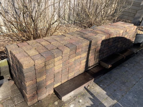 Ruilen: ruim 900 trommelsteentjes 10cm x 10cm (ruim 9 m2)