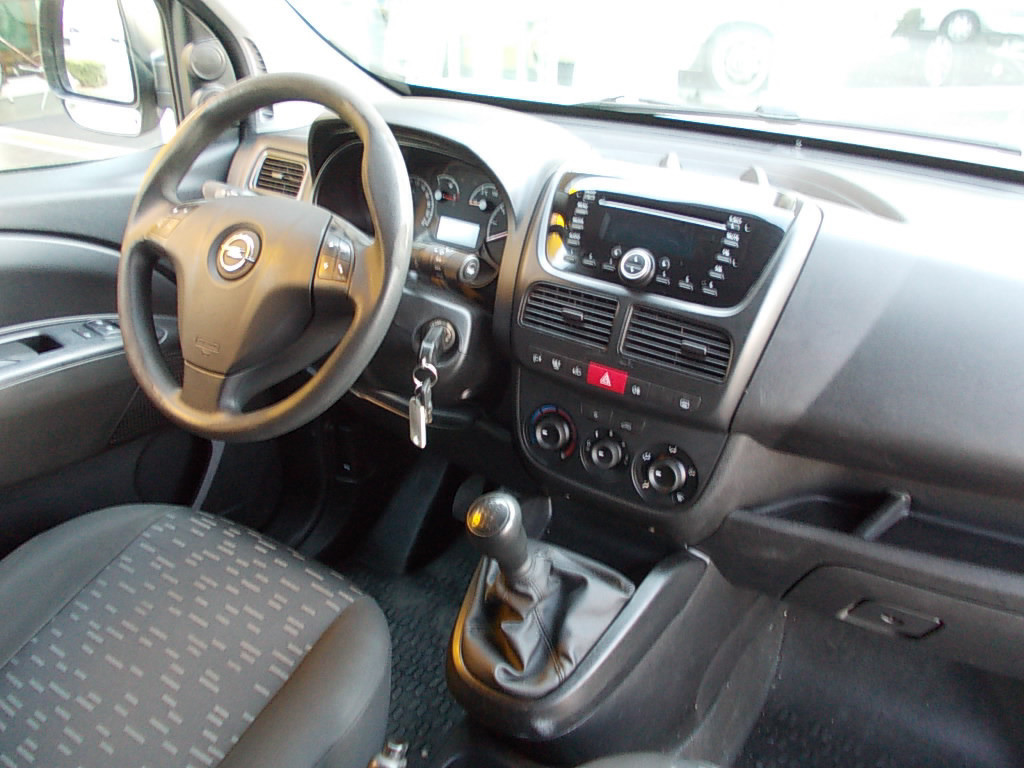 Opel Combo 1.3 cdti airco, cruise control, pdc, trekhaak