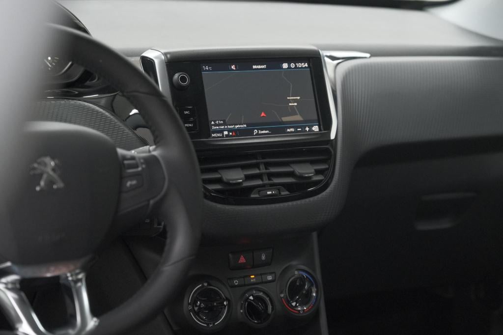 Peugeot 2008 puretech 110 blue lion | trekhaak | apple carplay | navigatie 