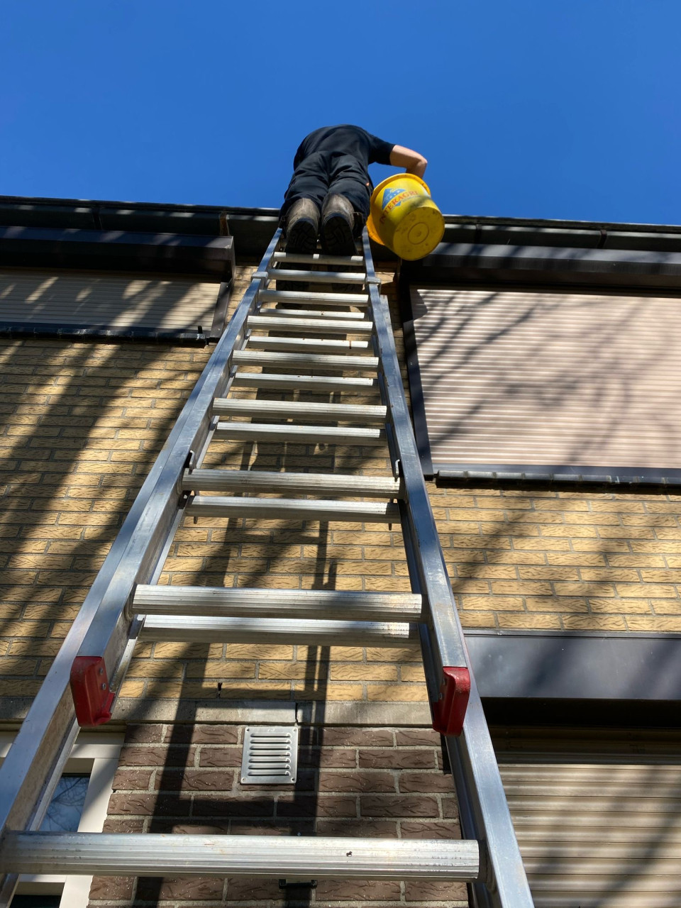 Dakgoot schoonmaken