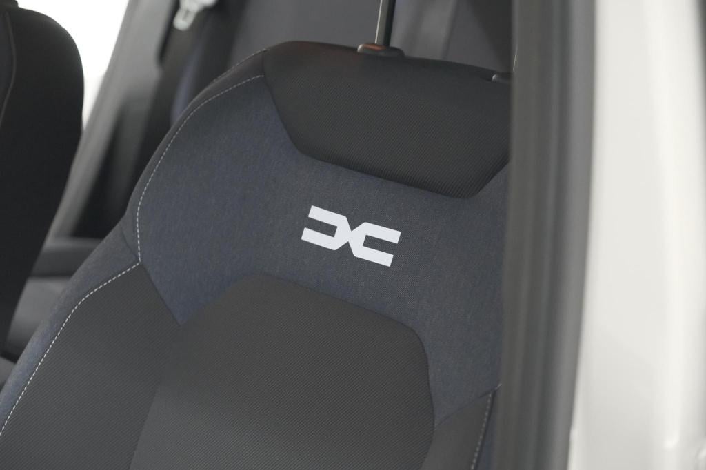 Dacia Duster 1.6 hybrid 140 journey | 360 camera | pack winter | dodehoekde