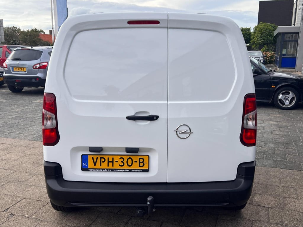 Opel Combo 1.5d l1h1 edition, trekhaak enz...
