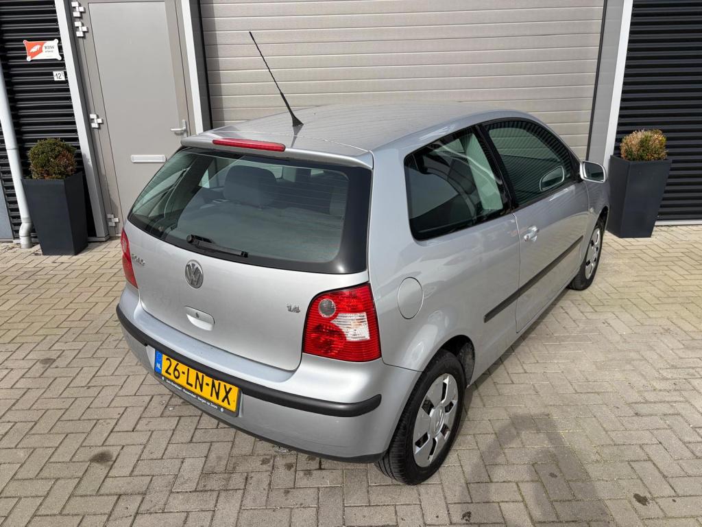 Volkswagen Polo 1.4-16v comfortline/jaar apk/airco/cruise control/