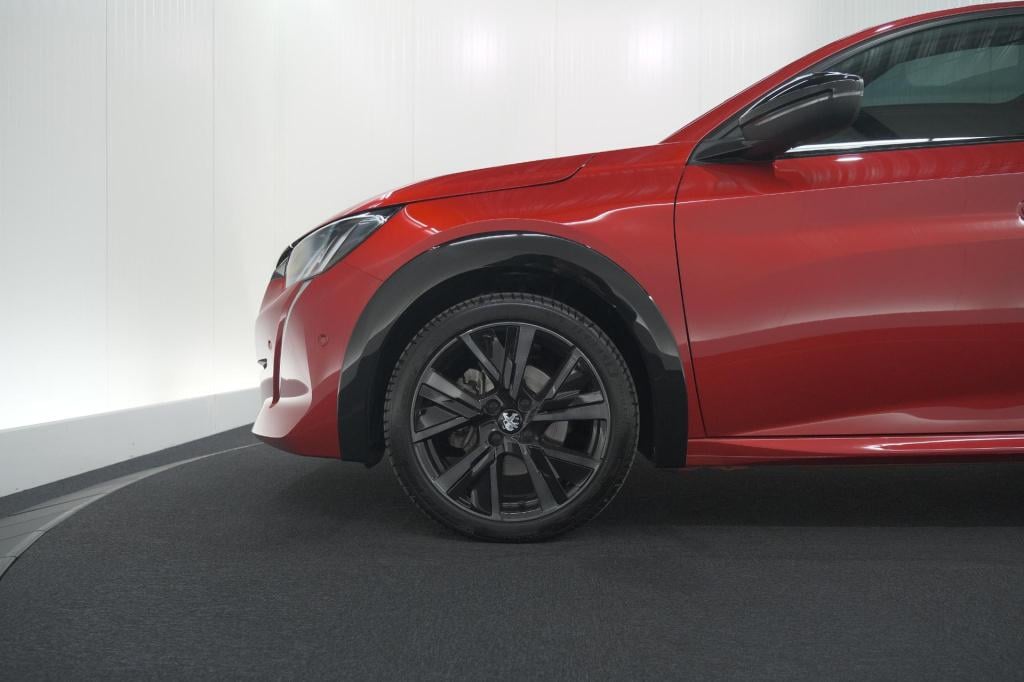 Peugeot 208 1.2 puretech 130 gt | alcantara pack | panoramadak | dodehoekde