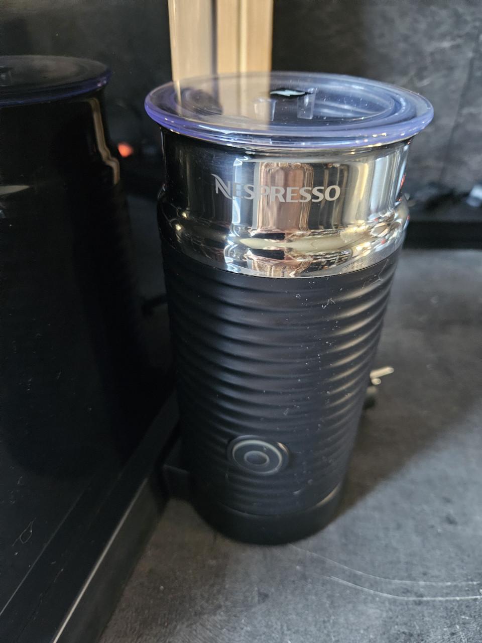 Zgan Krups Nespresso Magimix cupmachine met melkopschuimer