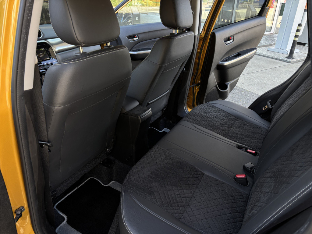 Suzuki Vitara 1.4 boosterjet style smart hybrid