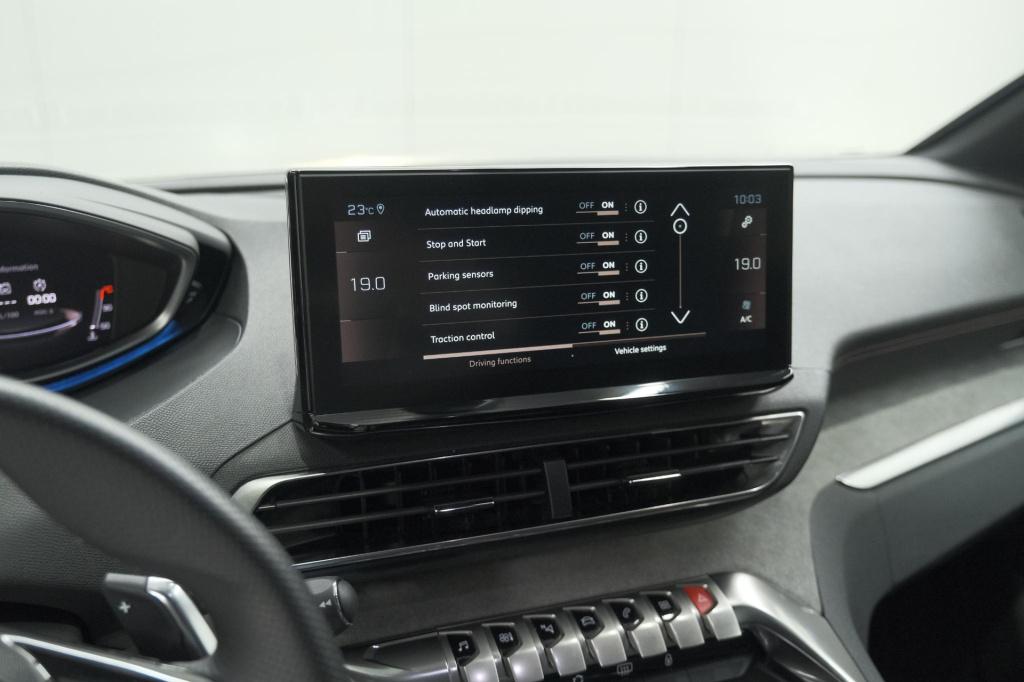 Peugeot 5008 puretech 130 eat8 gt | 7 zitplaatsen | schuif-/kanteldak | cam