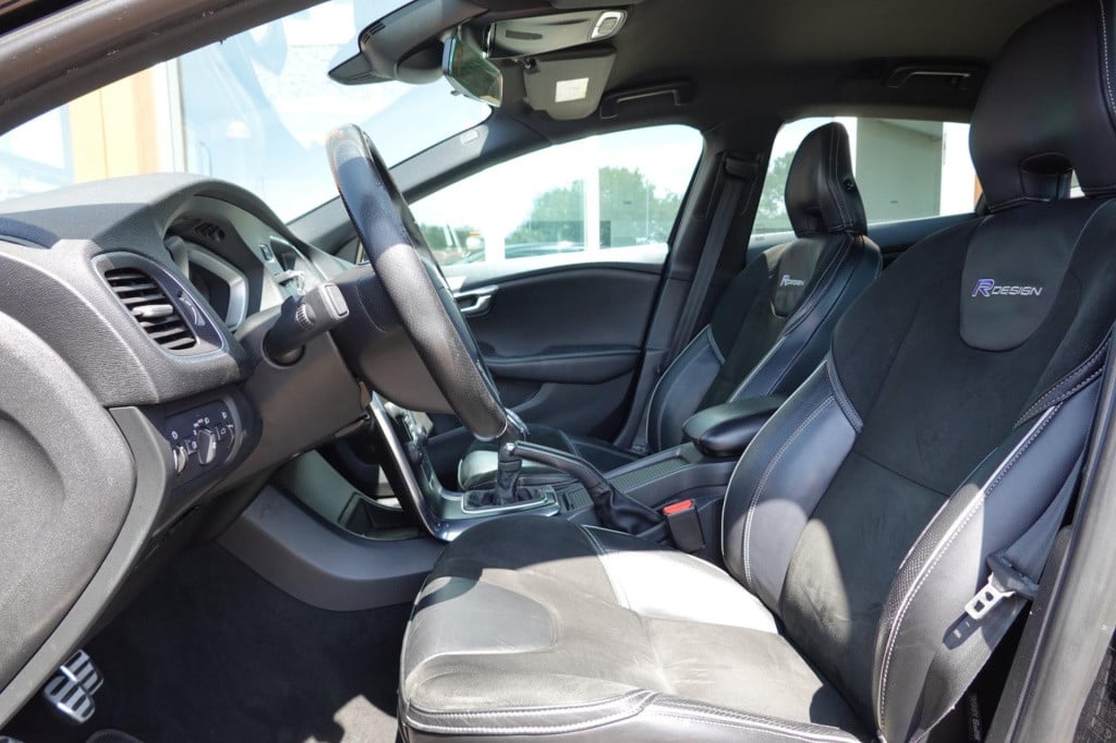 Volvo V40 1.6 t3 r-design