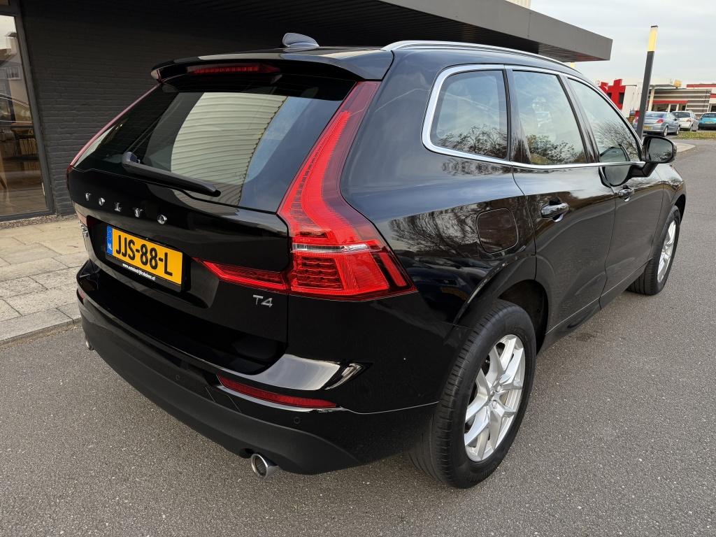 Volvo XC60 2.0 t4 momentum // 18.000km! //